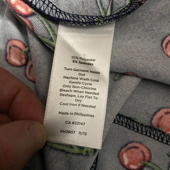 Talbots Retro Inspired Fit and Flare Navy Blue Cherry All Over Print Skirt, Sz 4 - Picture 7 of 10